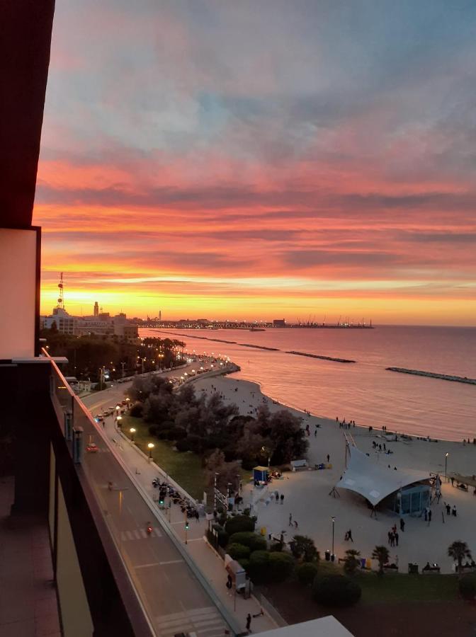 Attico Suite Spiaggia Бари Екстериор снимка