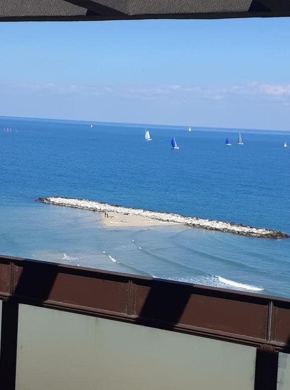 Attico Suite Spiaggia Бари Екстериор снимка