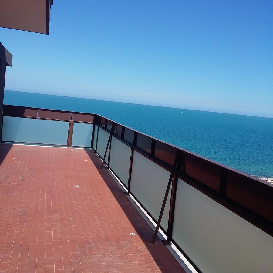 Attico Suite Spiaggia Бари Екстериор снимка